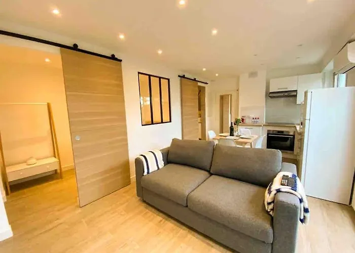 Le Coeur Du Cap D'antibes - Terrasse - Parking - Wifi Apartment